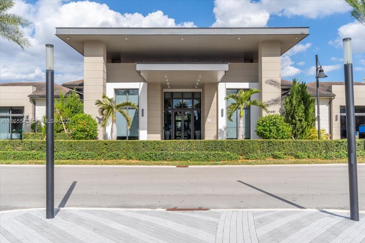 8096 NW 48th Ter, Doral FL 33166