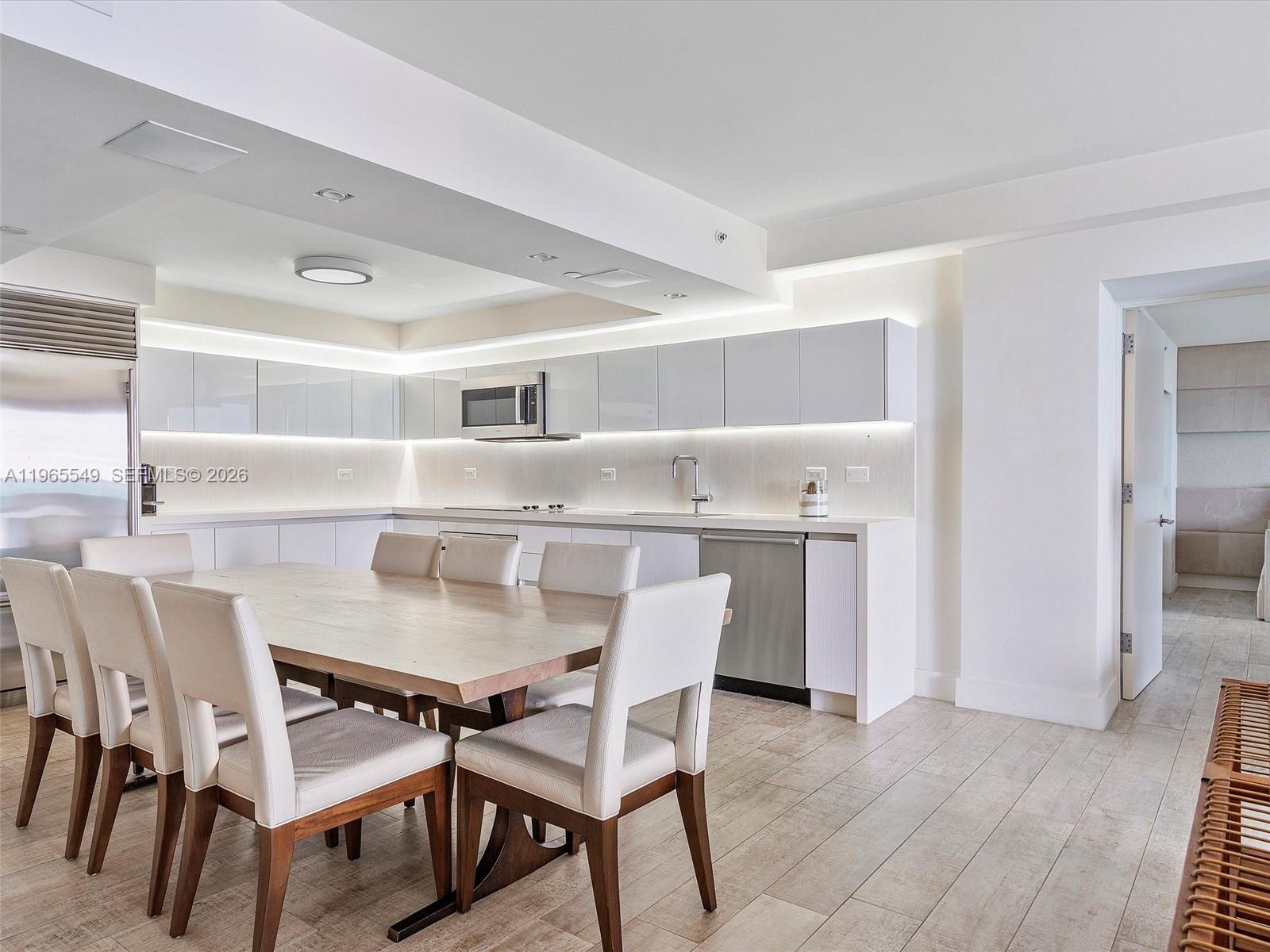102 24th St #1119, Miami Beach FL 33139