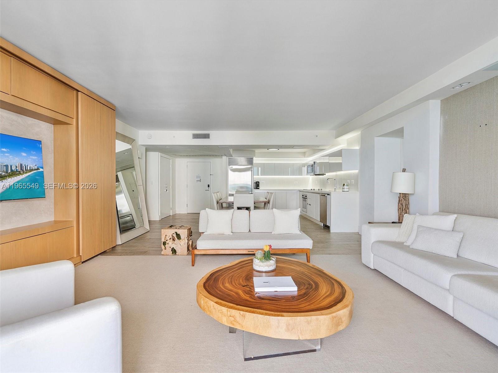 102 24th St #1119, Miami Beach FL 33139