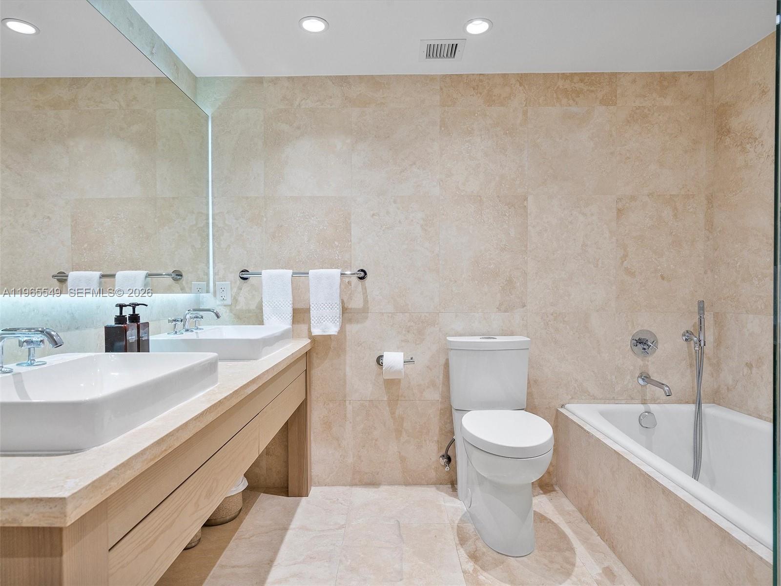 102 24th St #1119, Miami Beach FL 33139