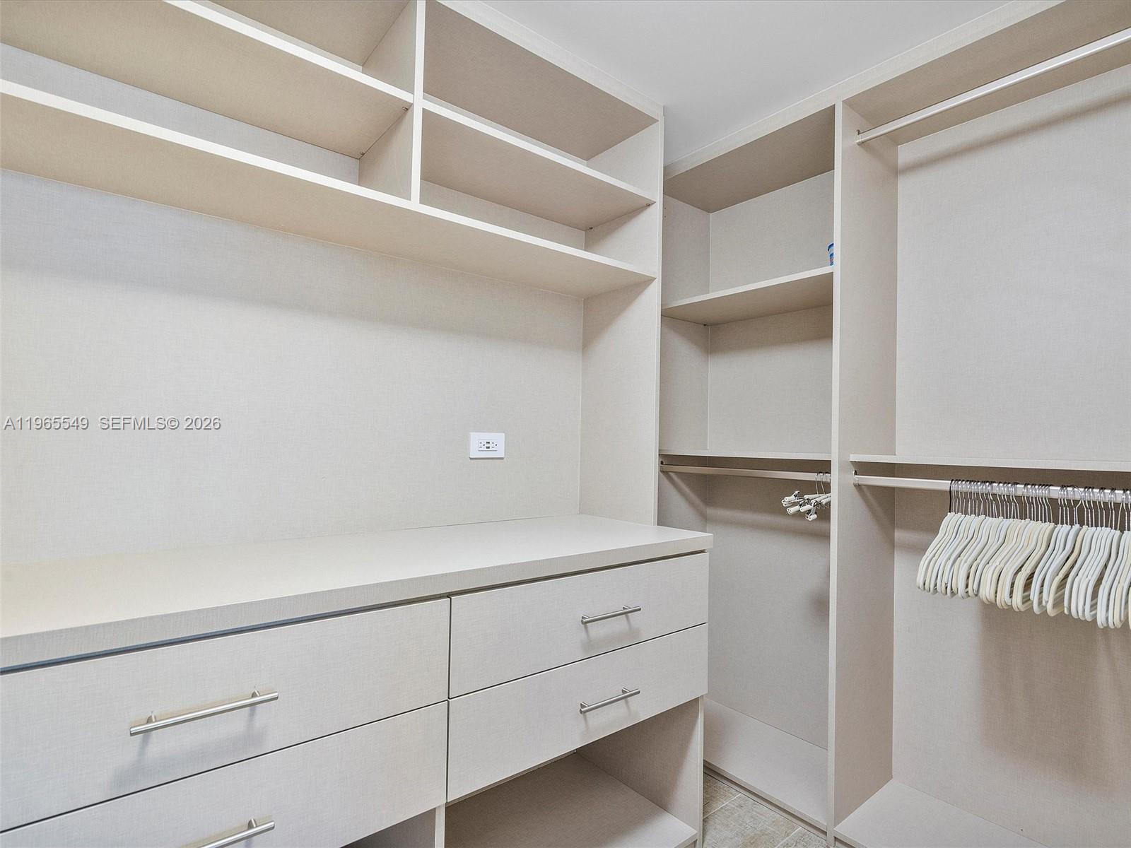 102 24th St #1119, Miami Beach FL 33139