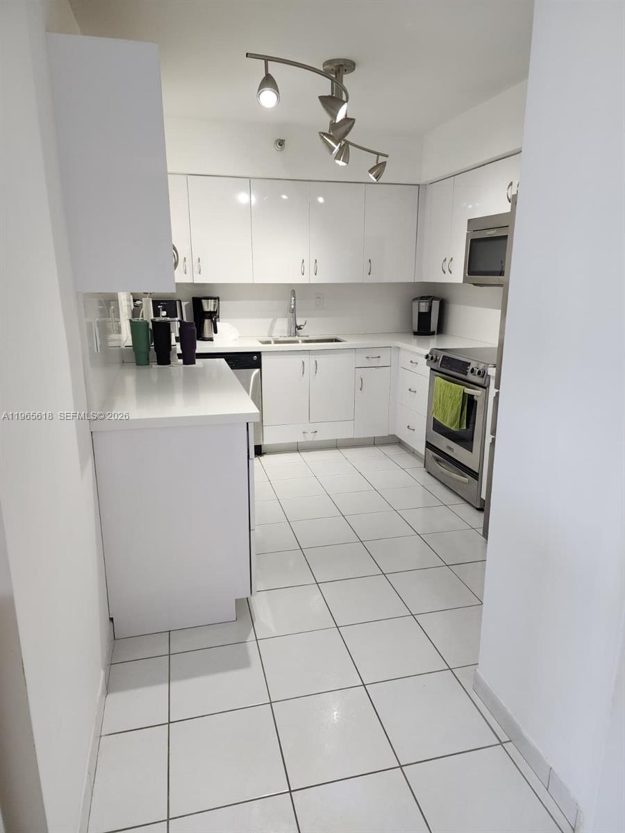 3530 Mystic Pointe Dr #2613, Aventura FL 33180