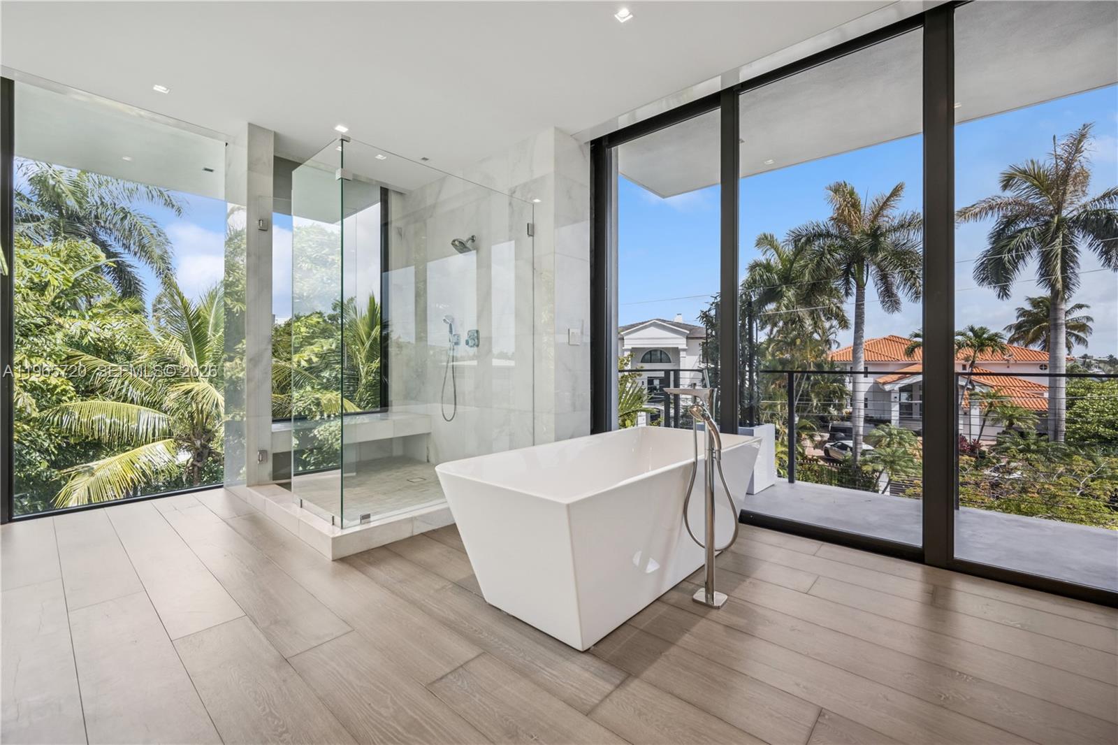 420 N Hibiscus Dr, Miami Beach FL 33139