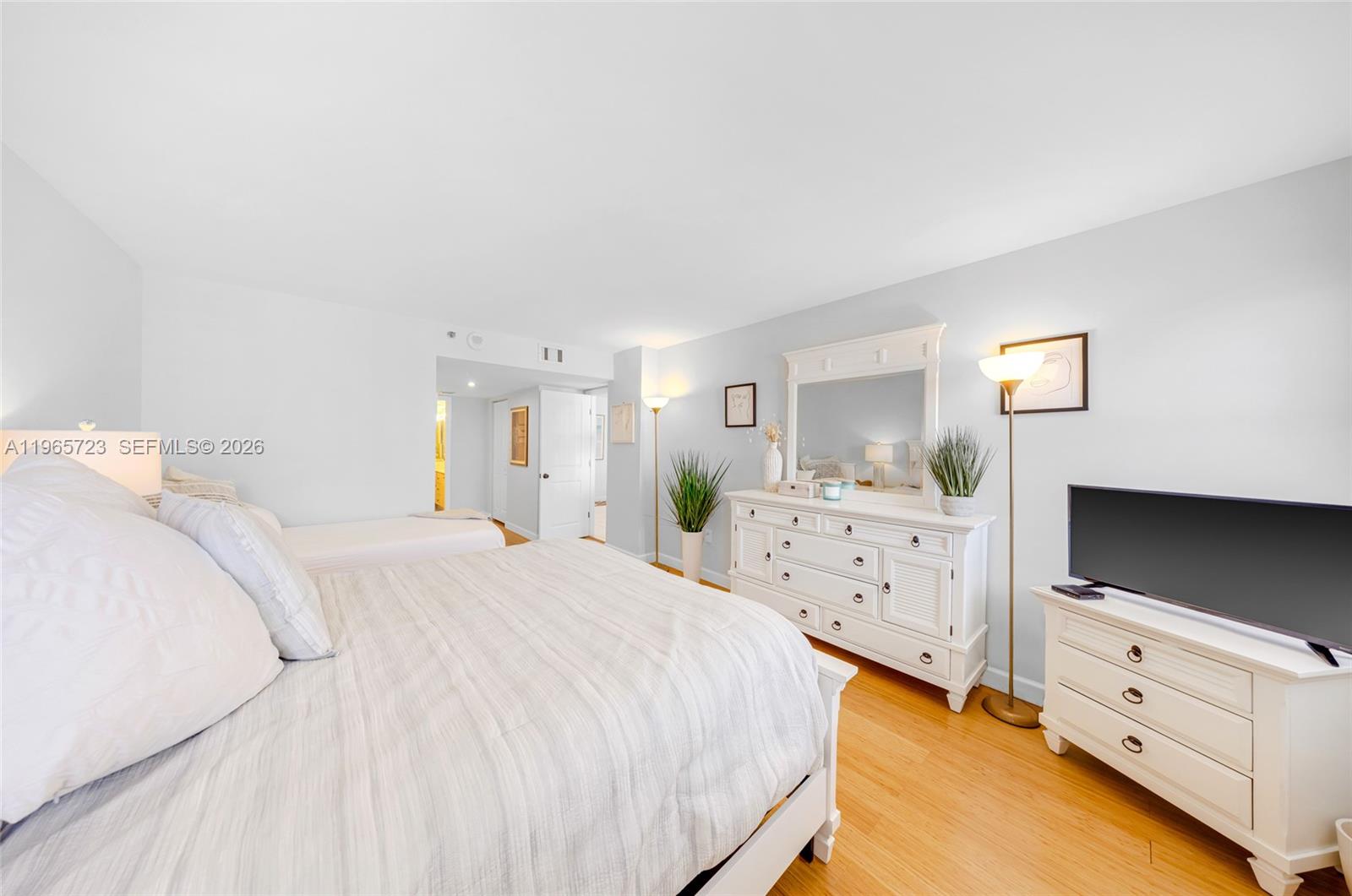 1201 S Ocean Dr #1903S, Hollywood FL 33019