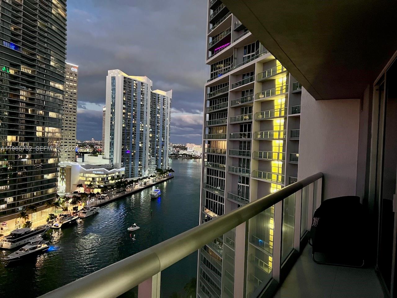 475 Brickell Ave #1715, Miami FL 33131