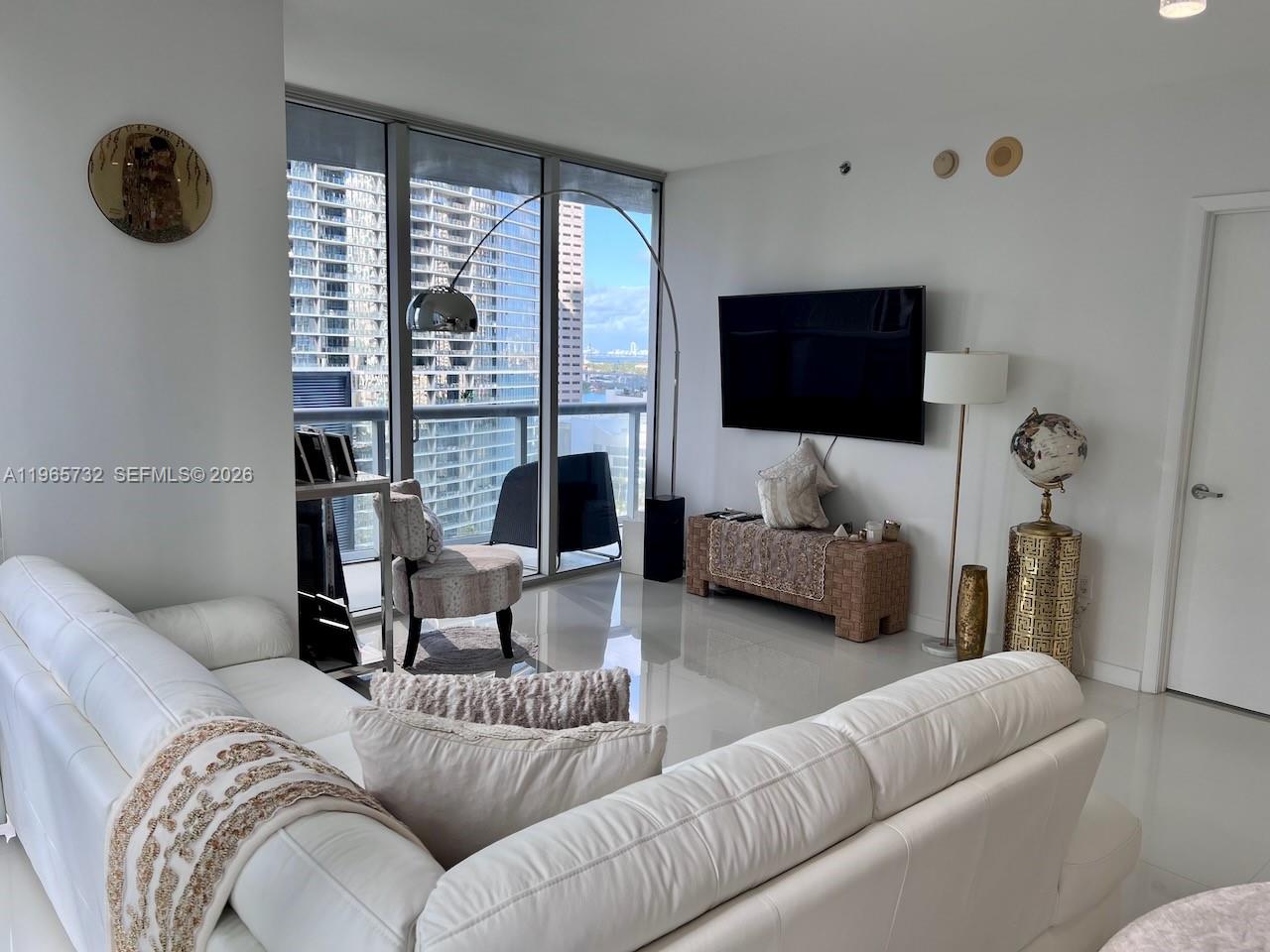 475 Brickell Ave #1715, Miami FL 33131