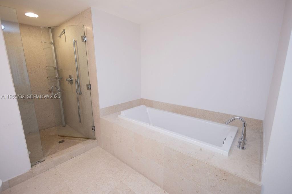 475 Brickell Ave #1715, Miami FL 33131