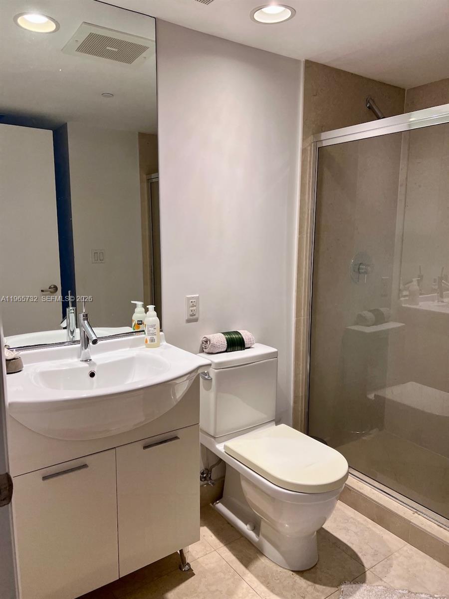 475 Brickell Ave #1715, Miami FL 33131