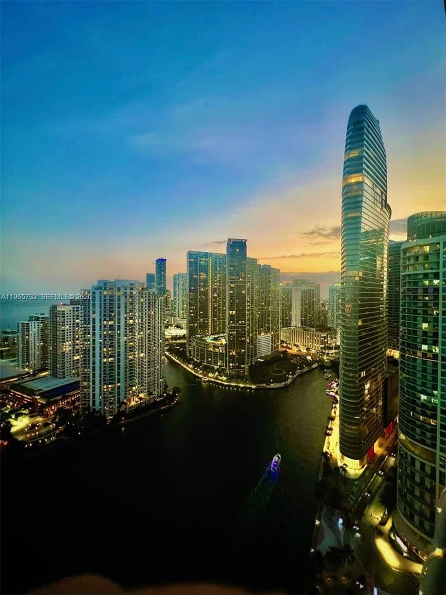 475 Brickell Ave #1715, Miami FL 33131