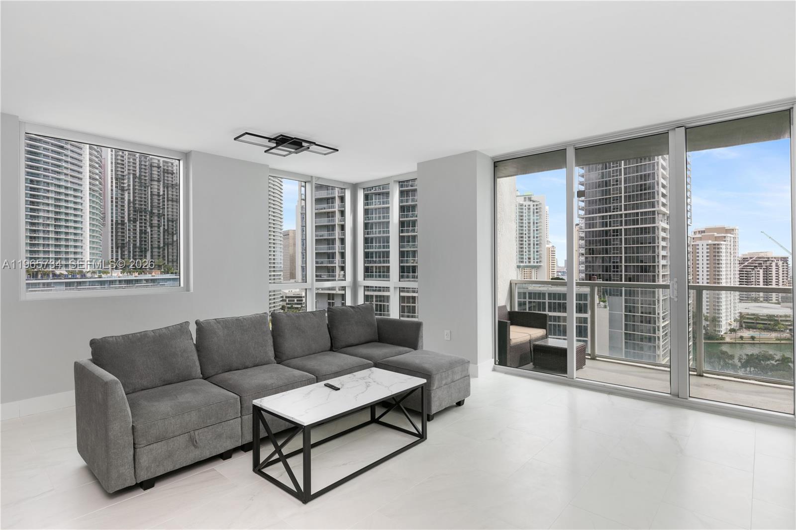 500 Brickell Ave #1801, Miami FL 33131