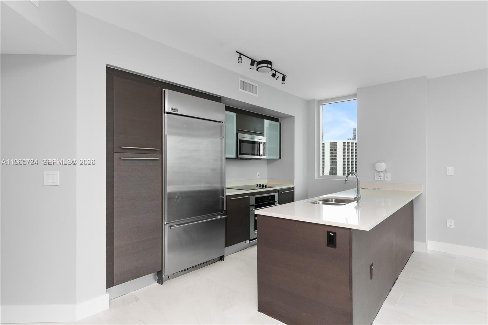 500 Brickell Ave #1801, Miami FL 33131