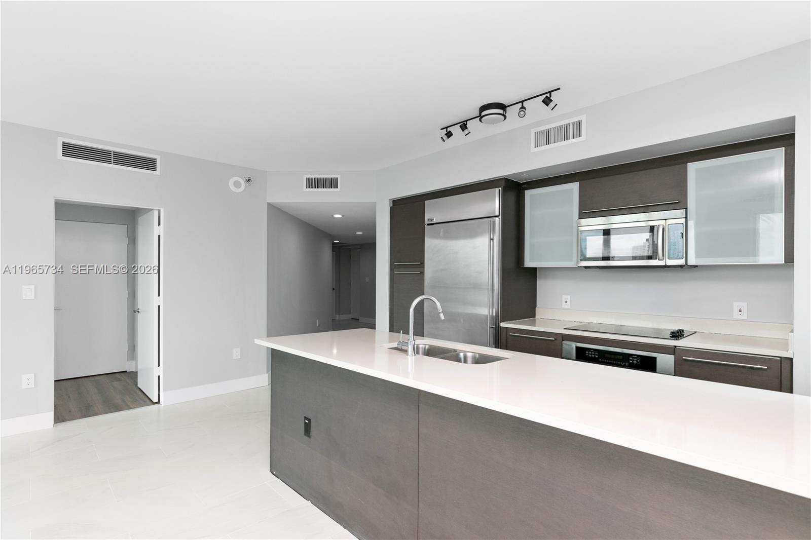 500 Brickell Ave #1801, Miami FL 33131