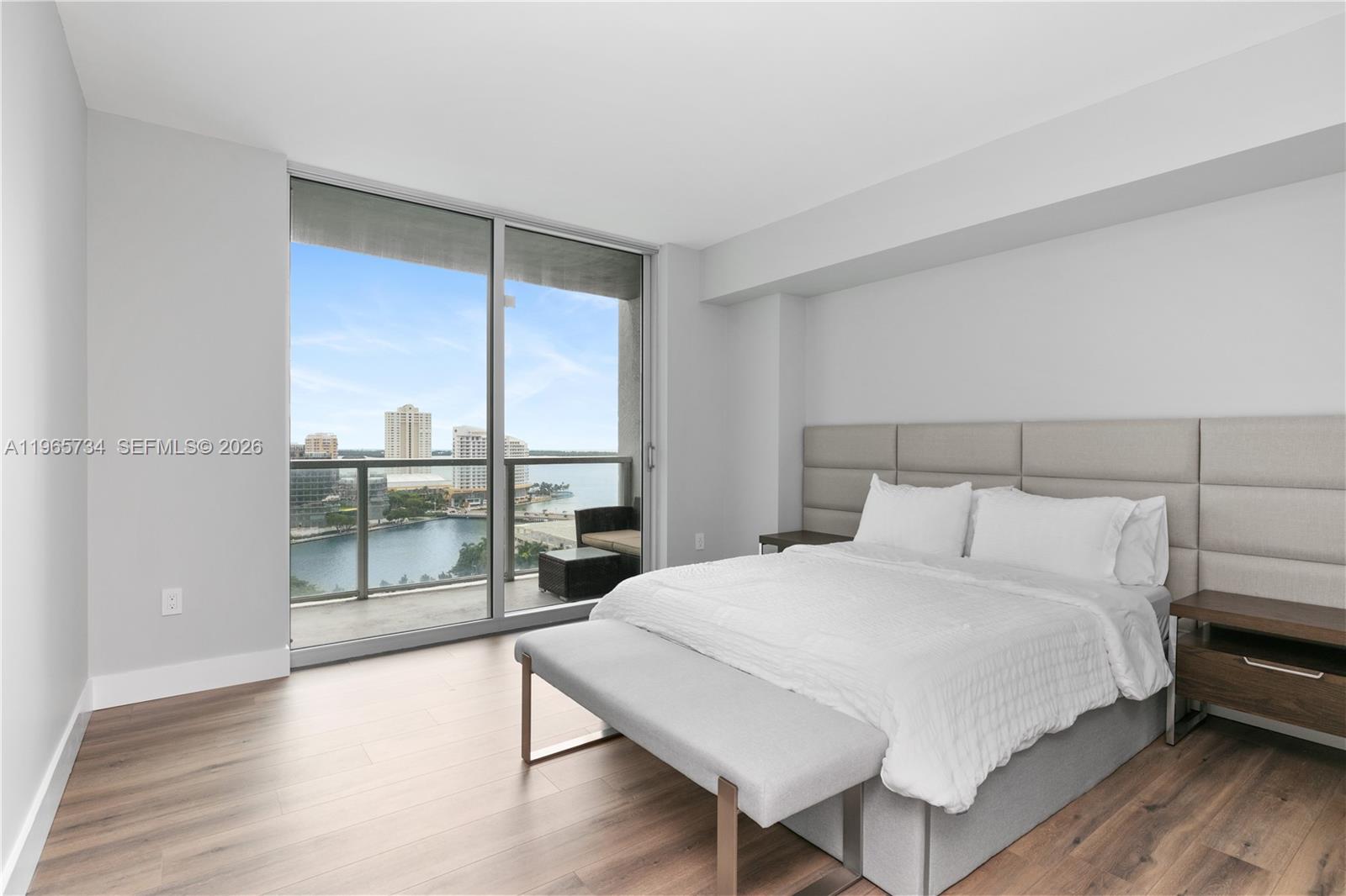 500 Brickell Ave #1801, Miami FL 33131