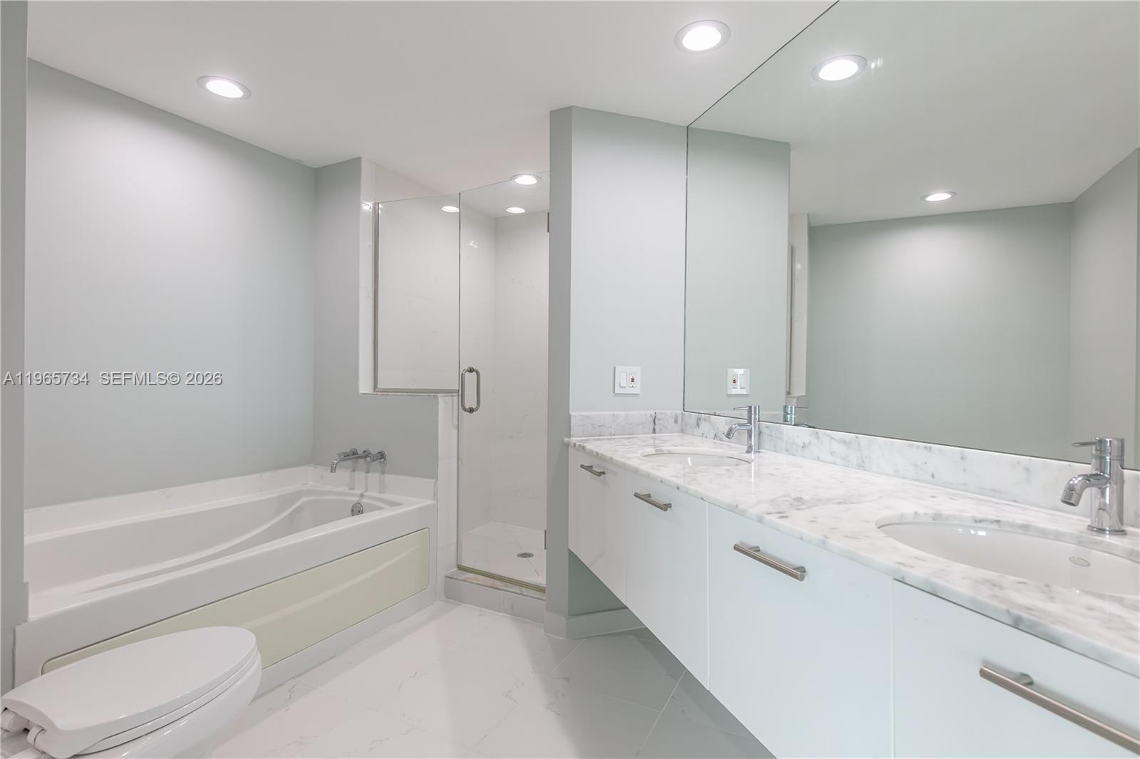 500 Brickell Ave #1801, Miami FL 33131