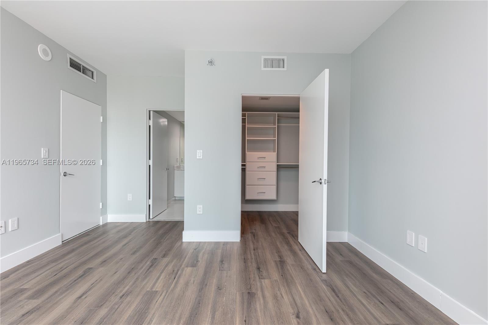 500 Brickell Ave #1801, Miami FL 33131