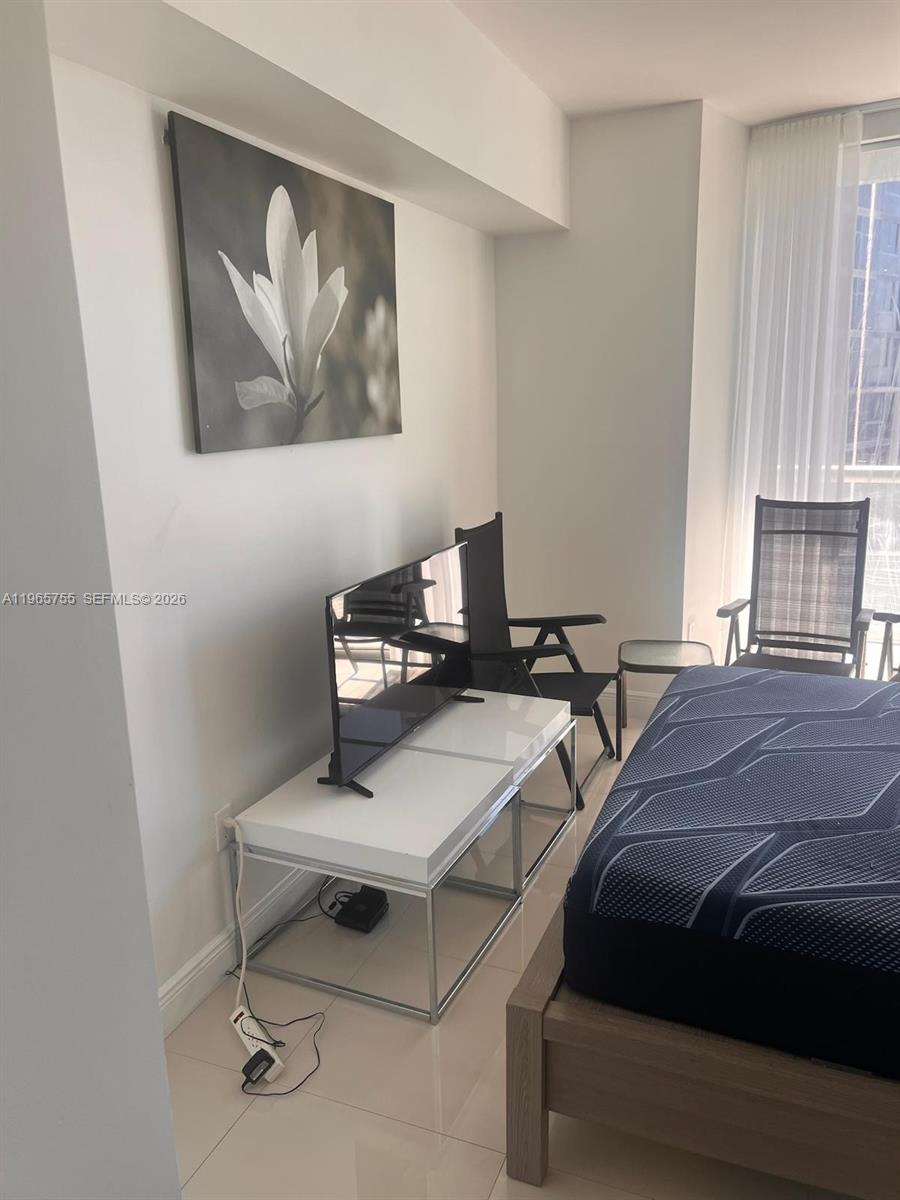 475 Brickell Ave #3613, Miami FL 33131