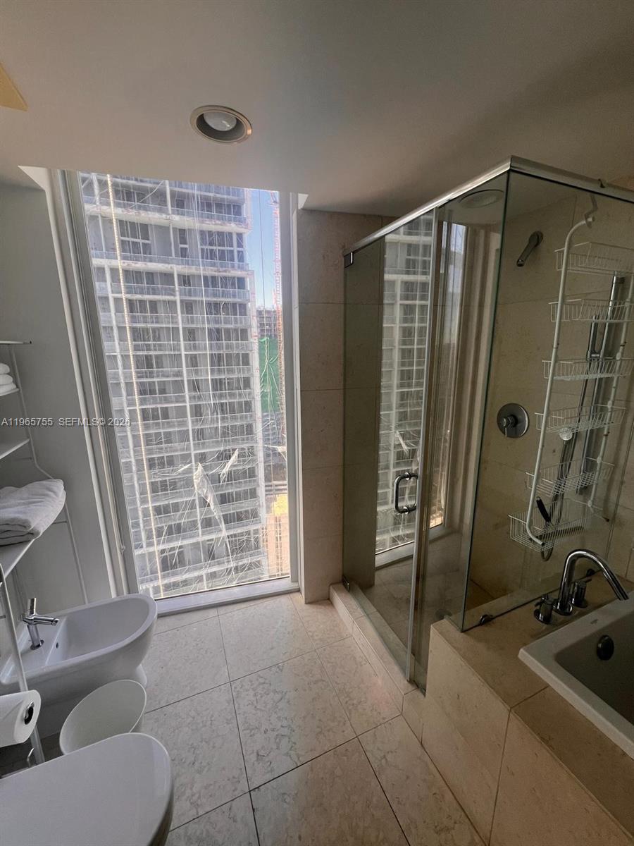 475 Brickell Ave #3613, Miami FL 33131