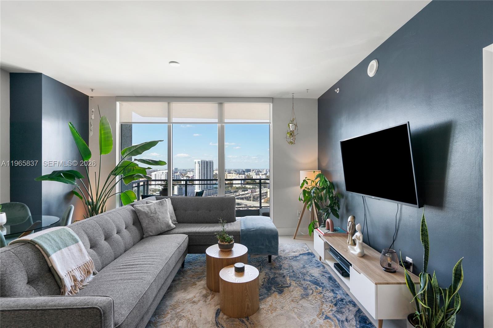 90 SW 3rd St #2706, Miami FL 33130