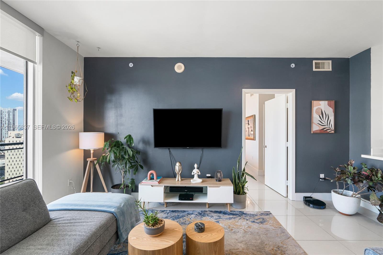90 SW 3rd St #2706, Miami FL 33130