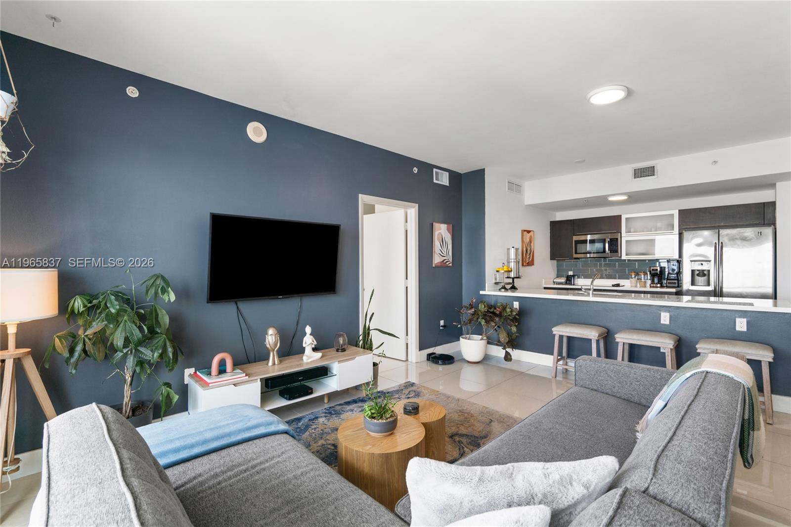 90 SW 3rd St #2706, Miami FL 33130