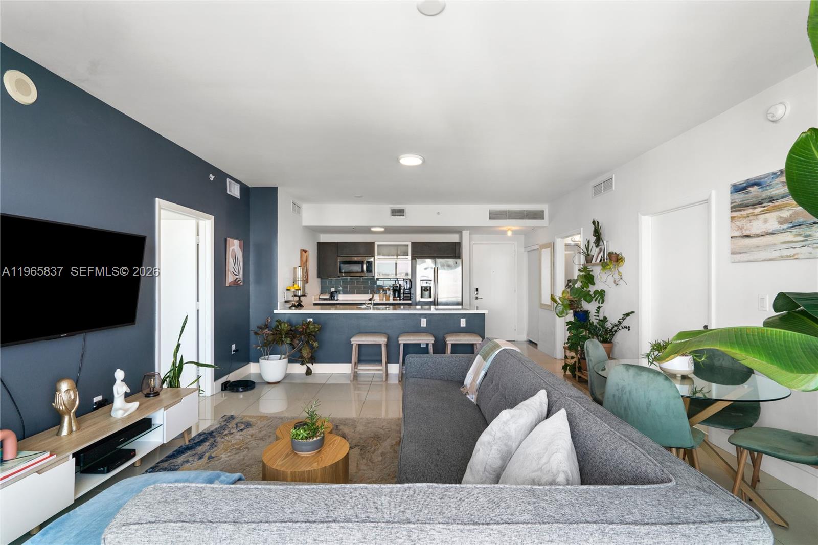 90 SW 3rd St #2706, Miami FL 33130