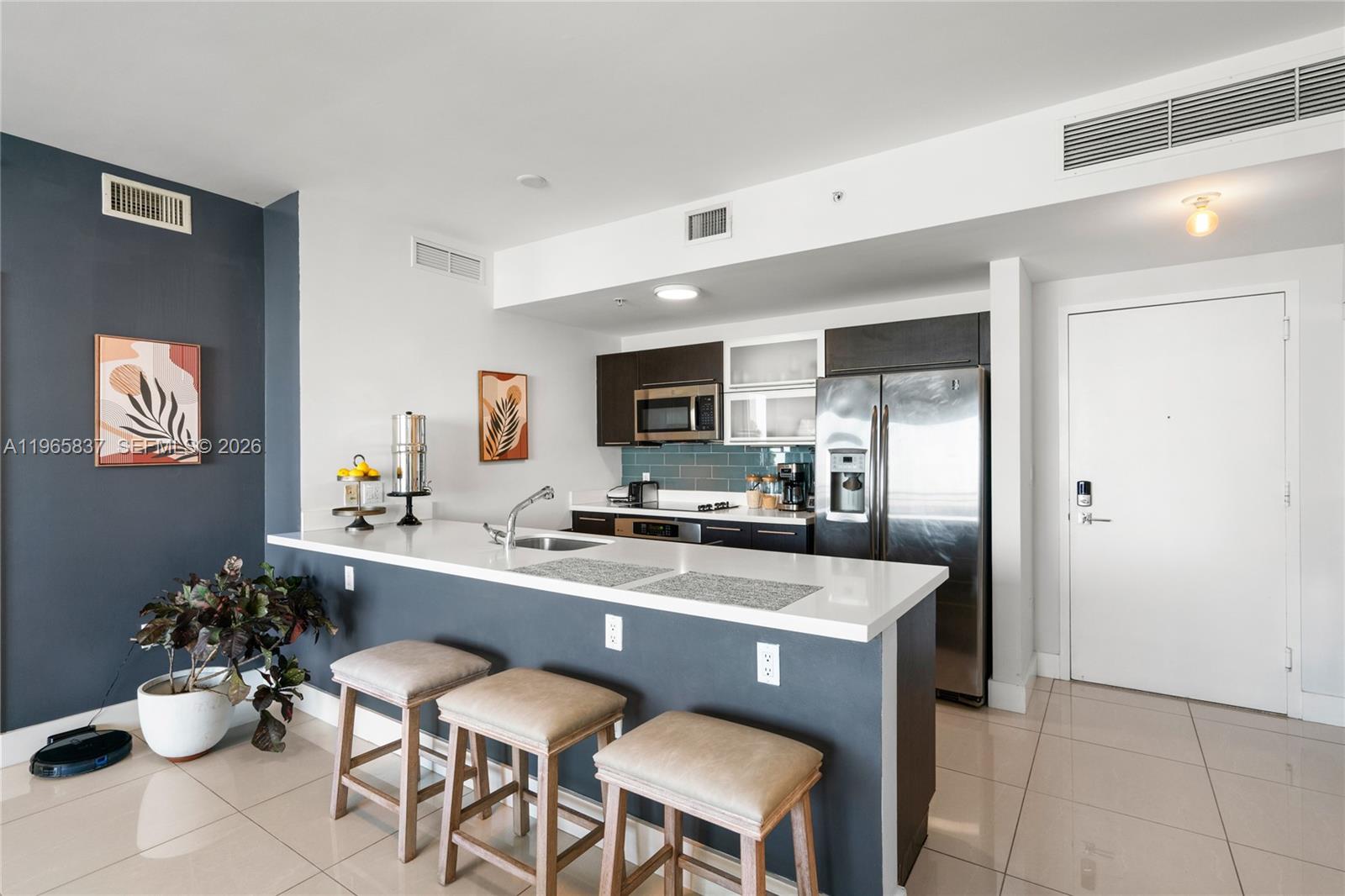 90 SW 3rd St #2706, Miami FL 33130