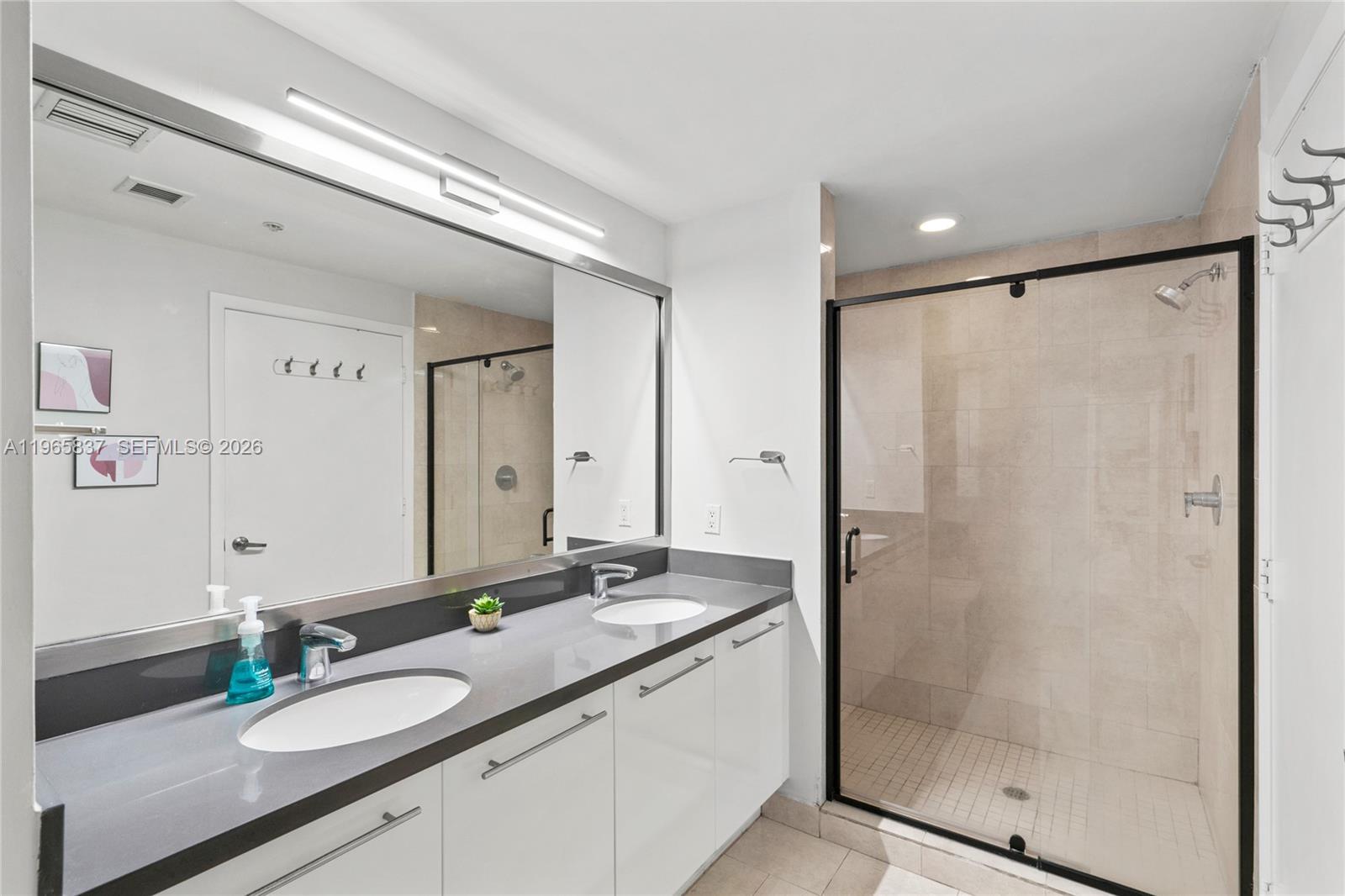 90 SW 3rd St #2706, Miami FL 33130