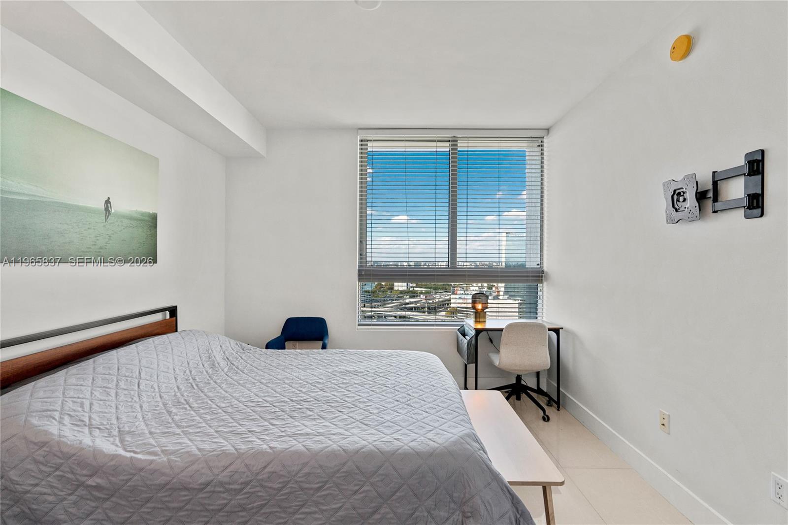 90 SW 3rd St #2706, Miami FL 33130