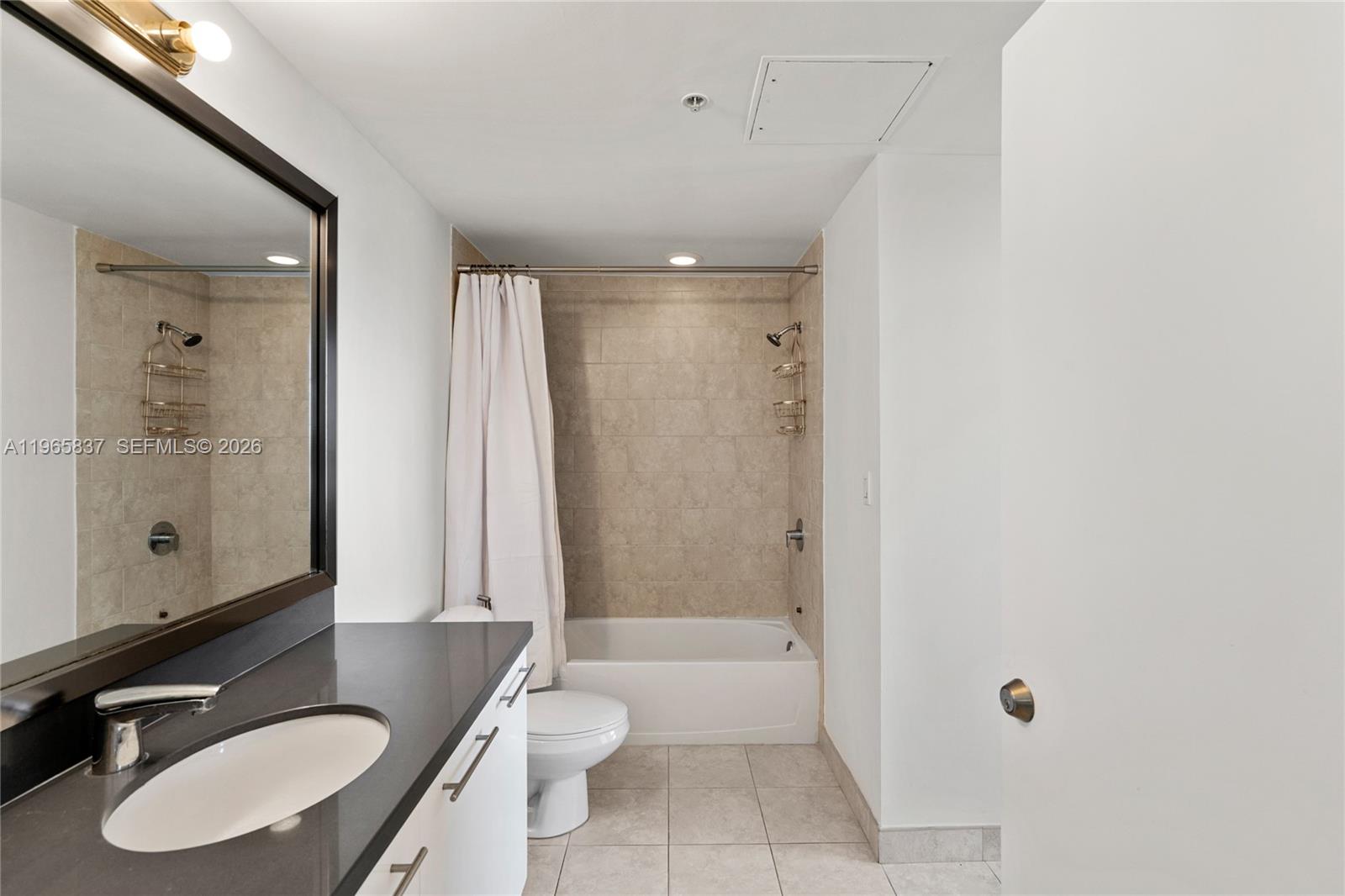 90 SW 3rd St #2706, Miami FL 33130