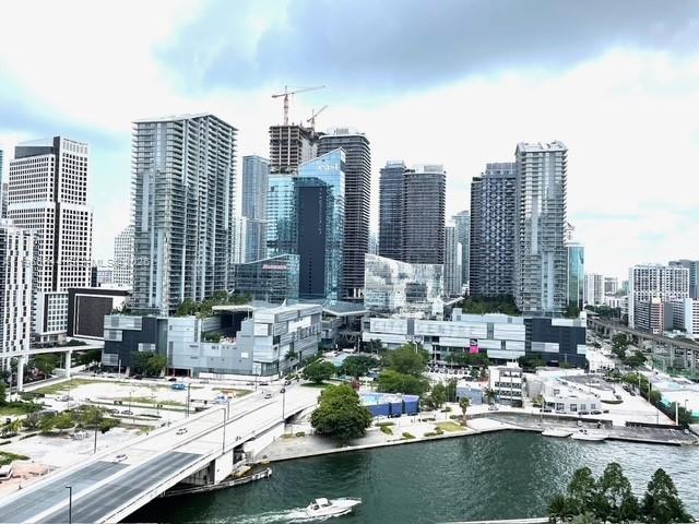 350 S Miami Ave #2114, Miami FL 33130