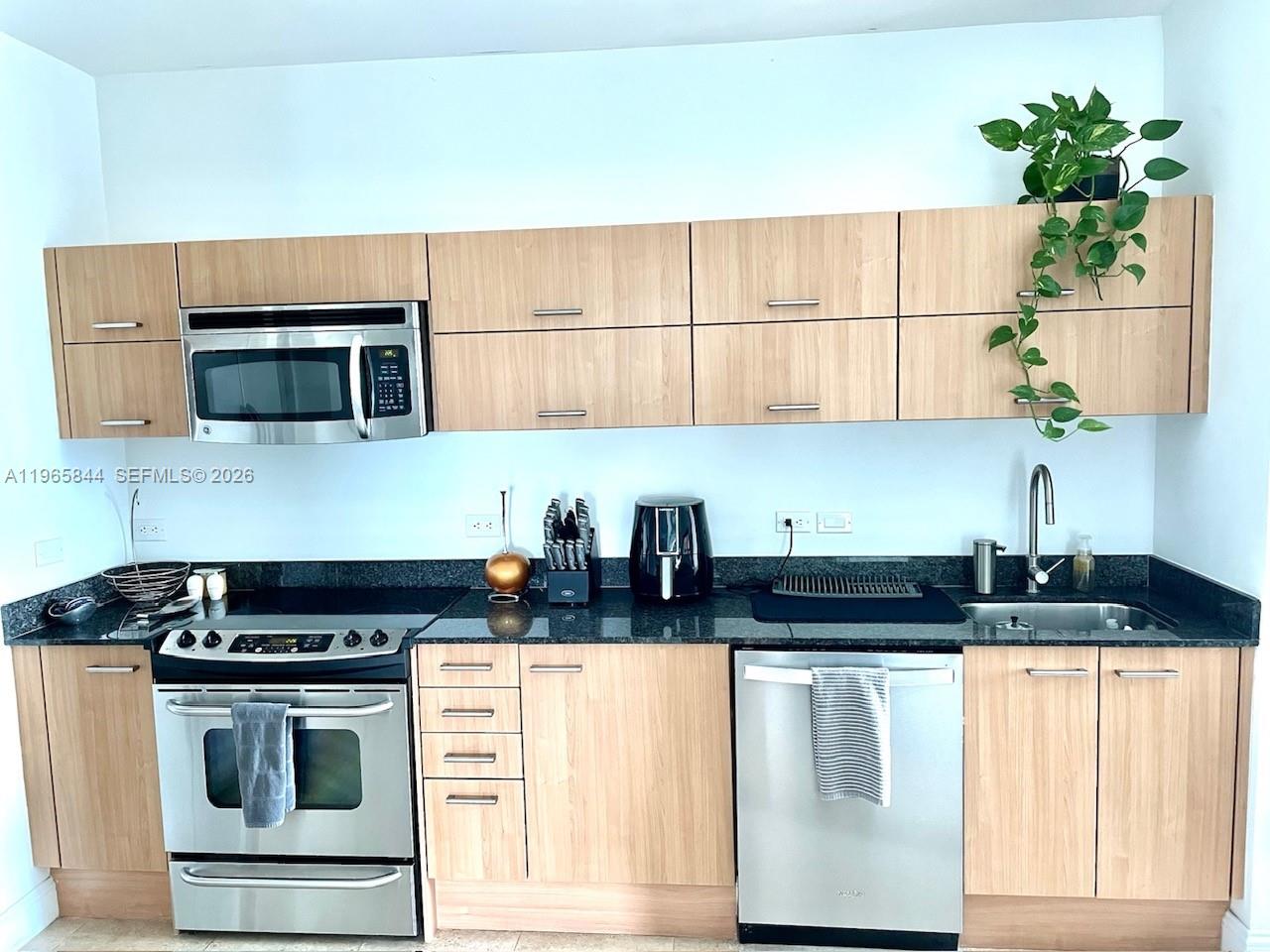 350 S Miami Ave #2114, Miami FL 33130