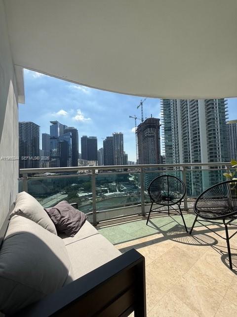 350 S Miami Ave #2114, Miami FL 33130