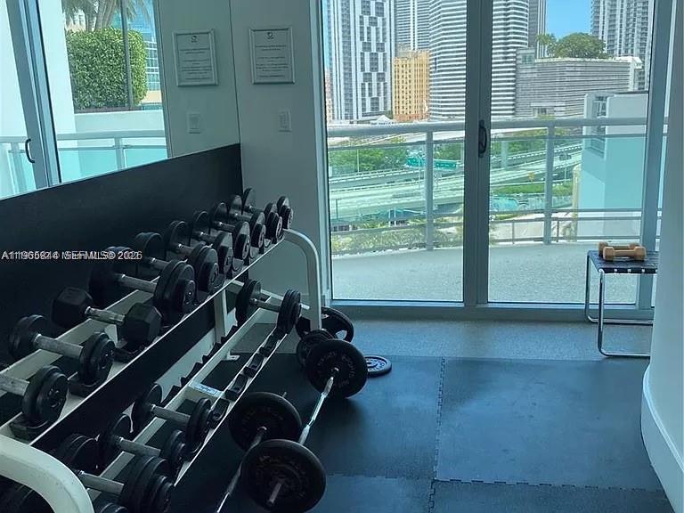 350 S Miami Ave #2114, Miami FL 33130