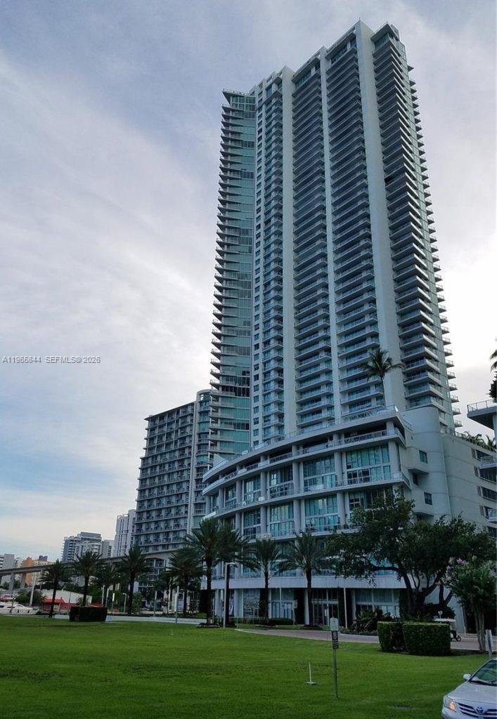 350 S Miami Ave #2114, Miami FL 33130