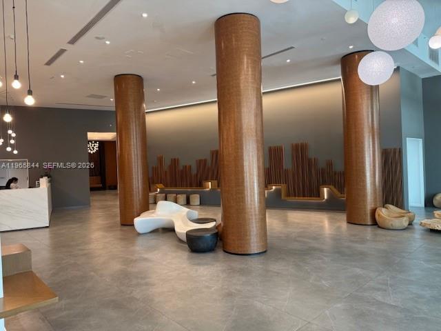 350 S Miami Ave #2114, Miami FL 33130