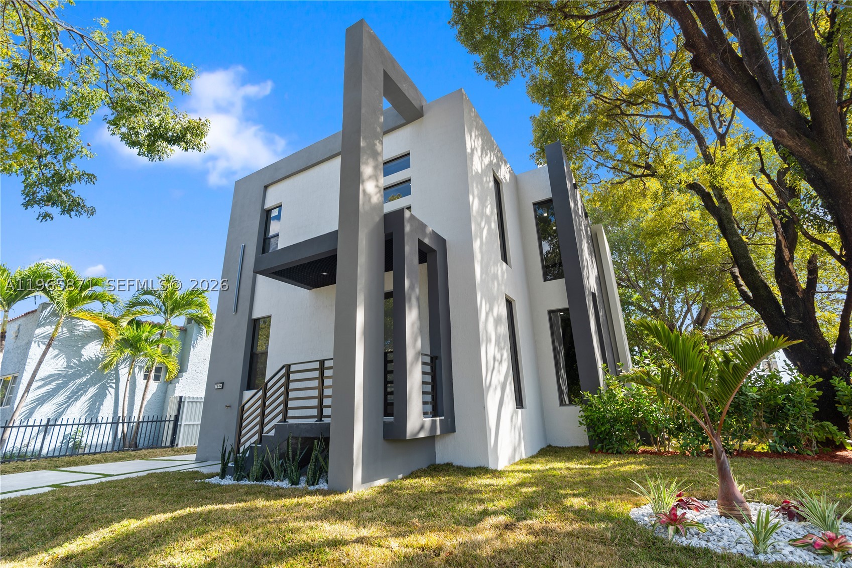 1644 NW 8th Ter, Miami FL 33125