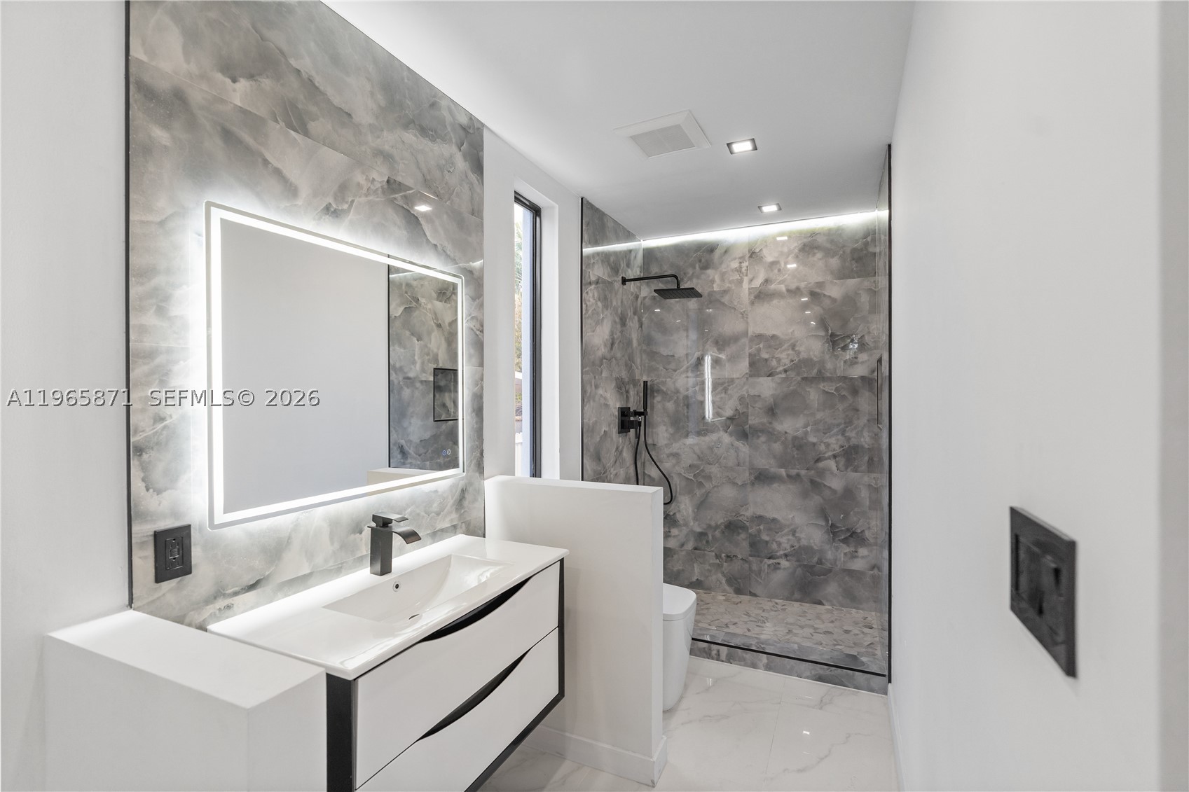 1644 NW 8th Ter, Miami FL 33125