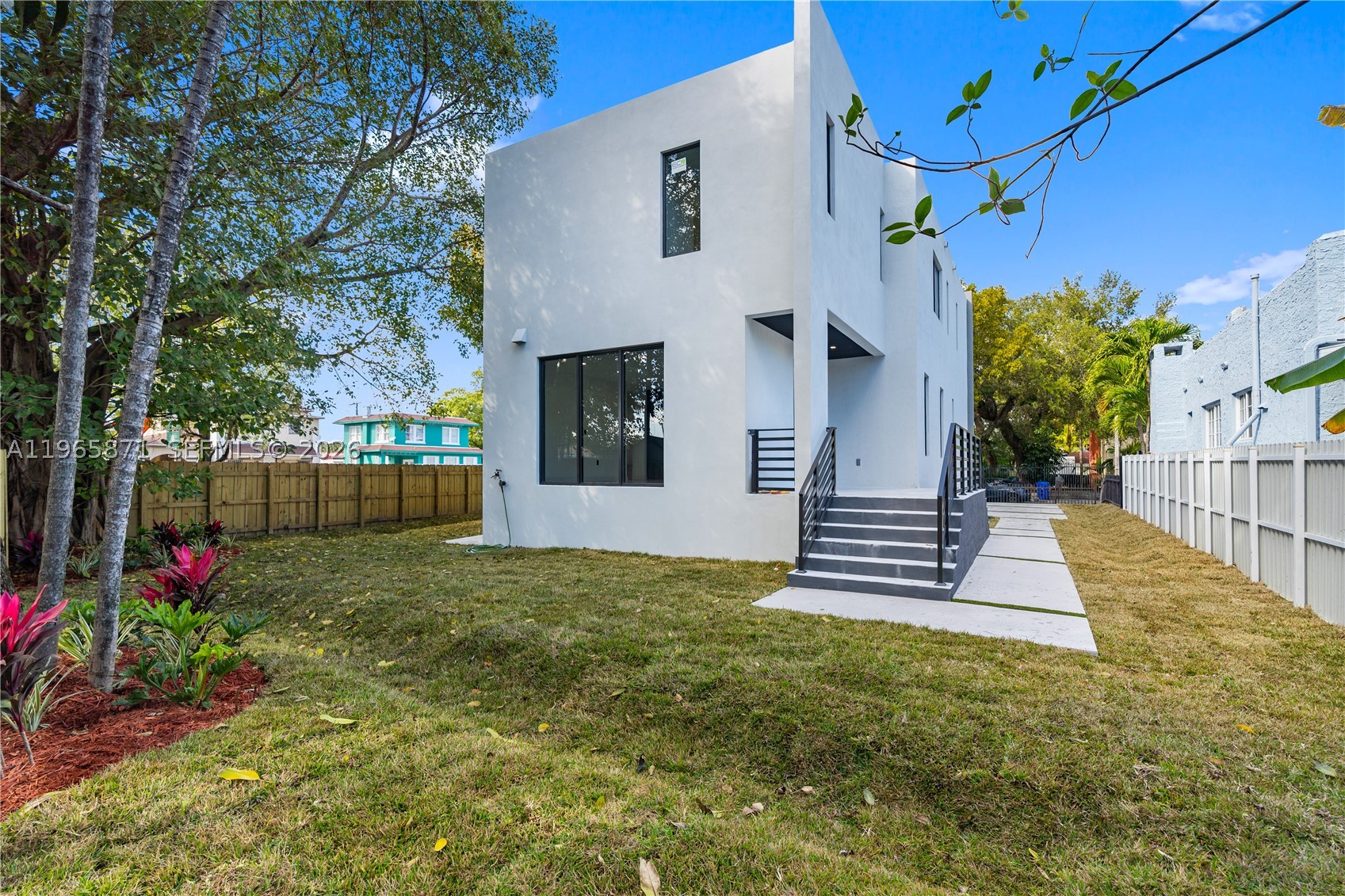 1644 NW 8th Ter, Miami FL 33125