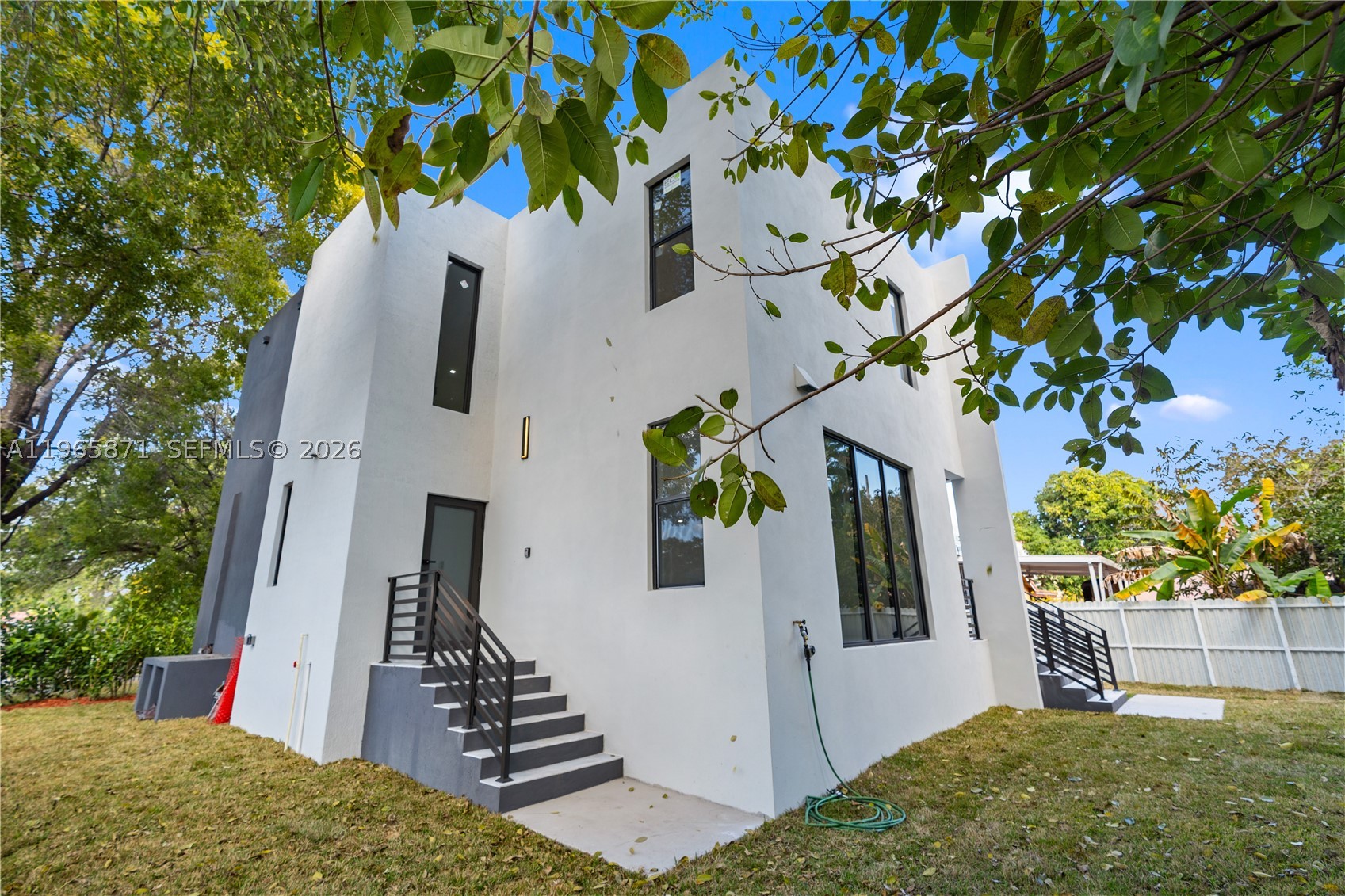 1644 NW 8th Ter, Miami FL 33125