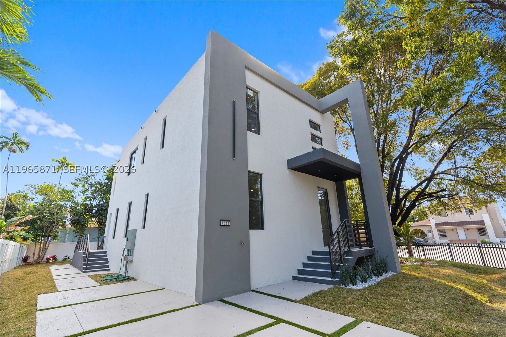 1644 NW 8th Ter, Miami FL 33125