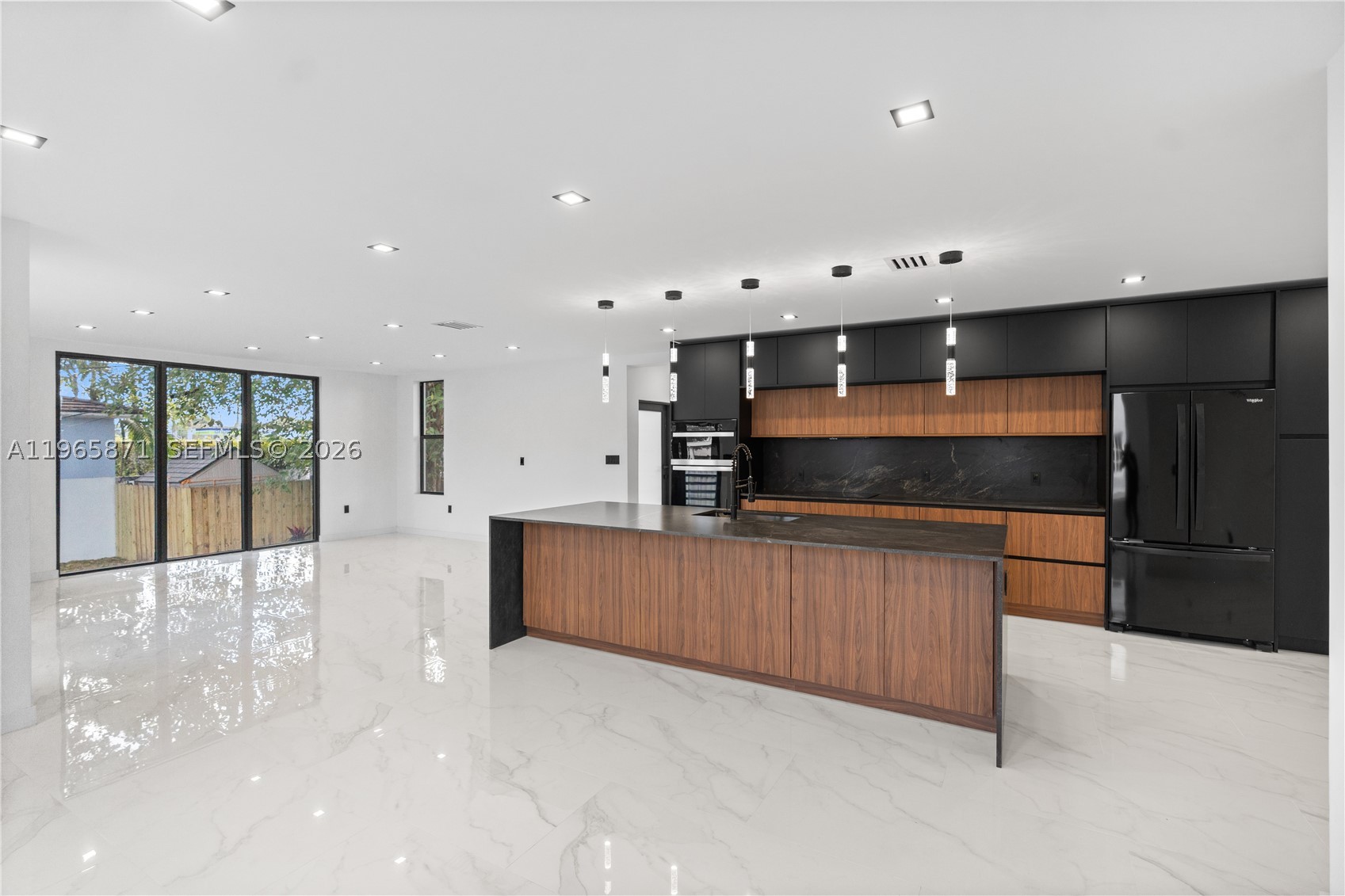 1644 NW 8th Ter, Miami FL 33125