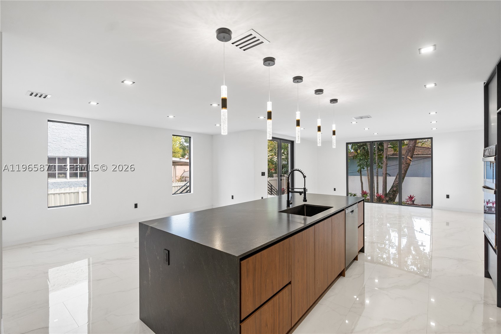 1644 NW 8th Ter, Miami FL 33125