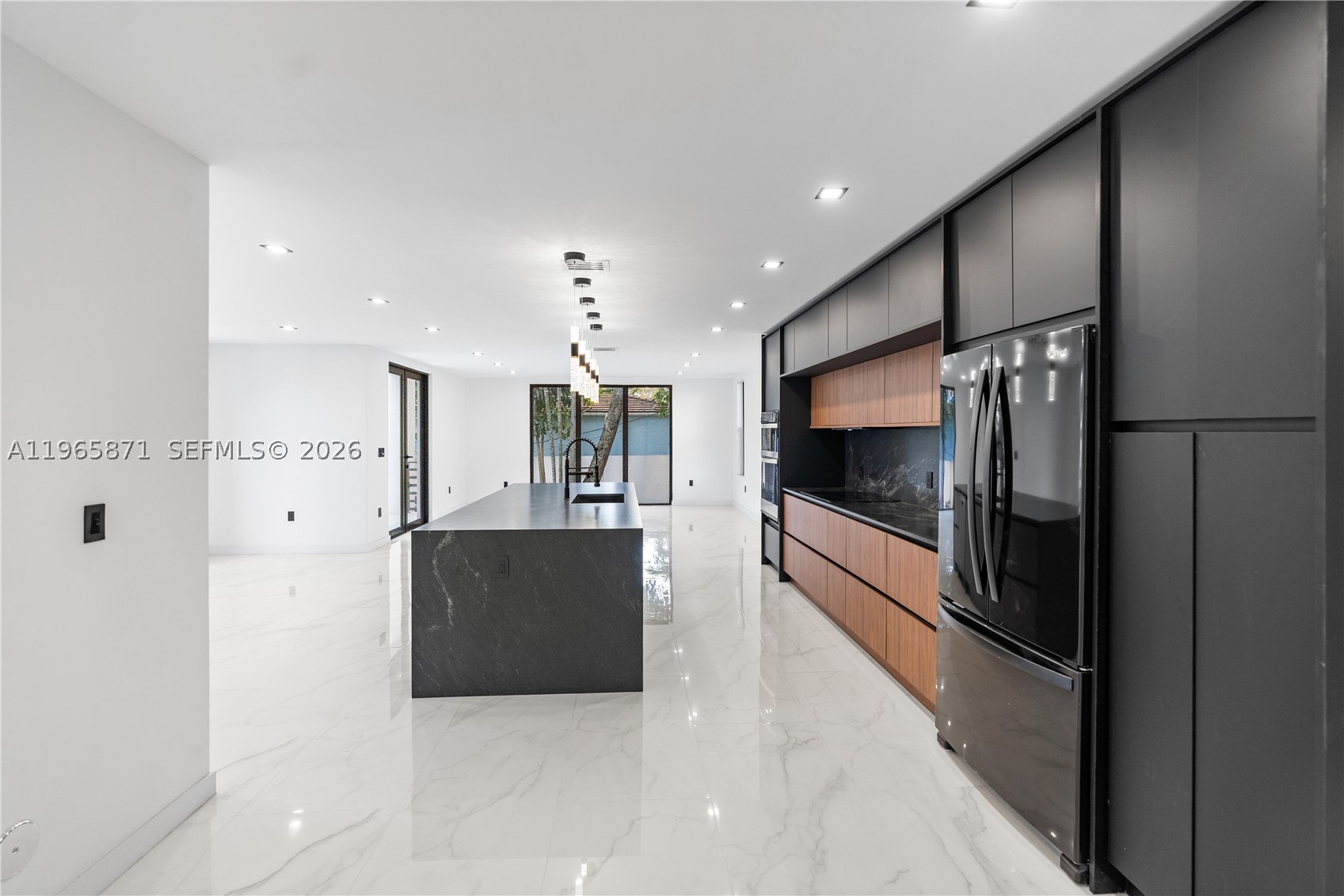 1644 NW 8th Ter, Miami FL 33125