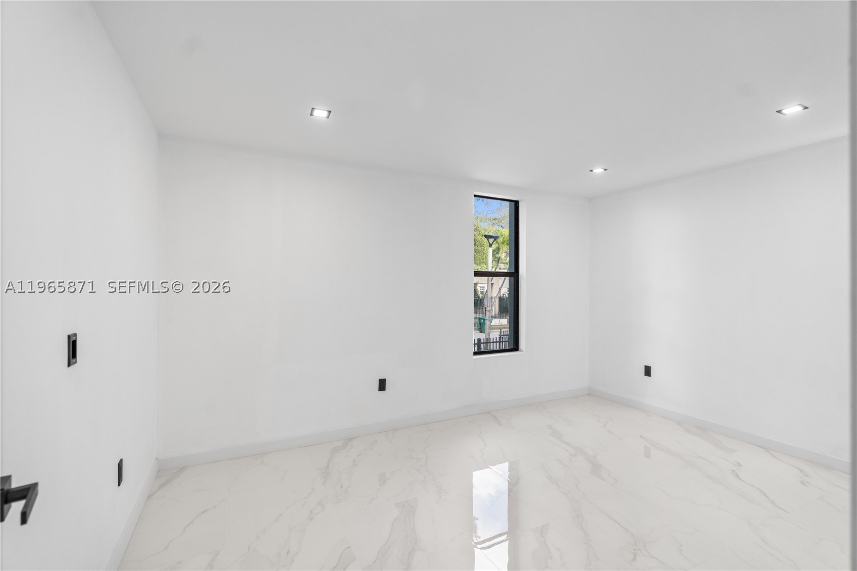 1644 NW 8th Ter, Miami FL 33125