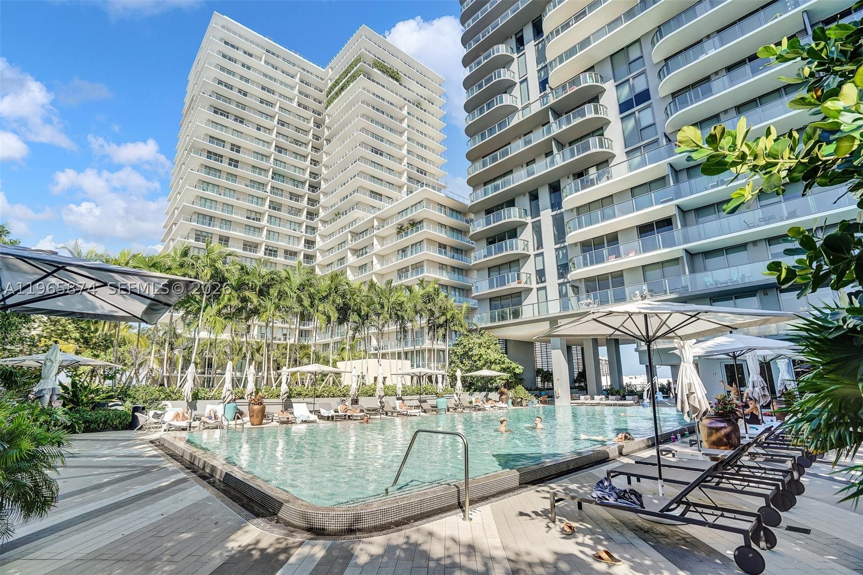 121 NE 34th St #2205, Miami FL 33137