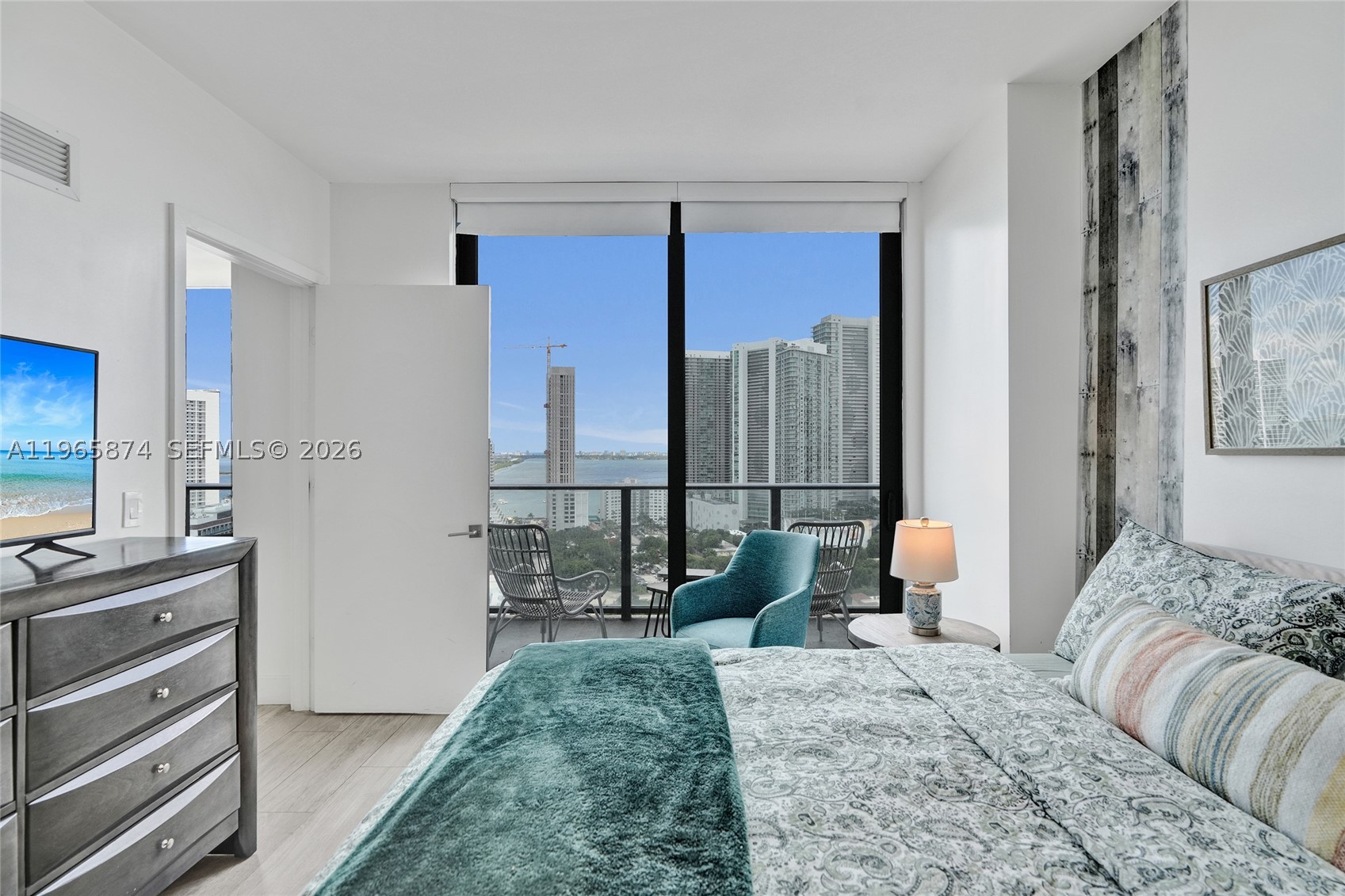 121 NE 34th St #2205, Miami FL 33137
