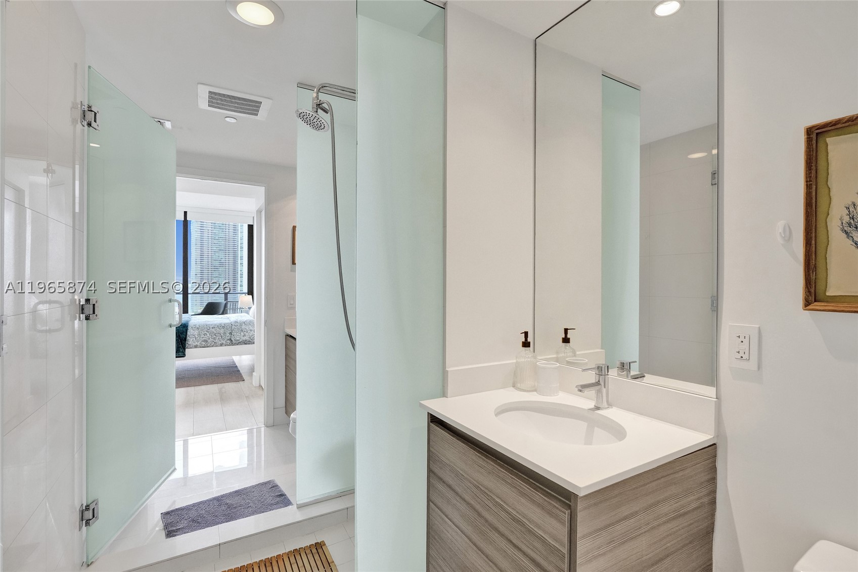 121 NE 34th St #2205, Miami FL 33137
