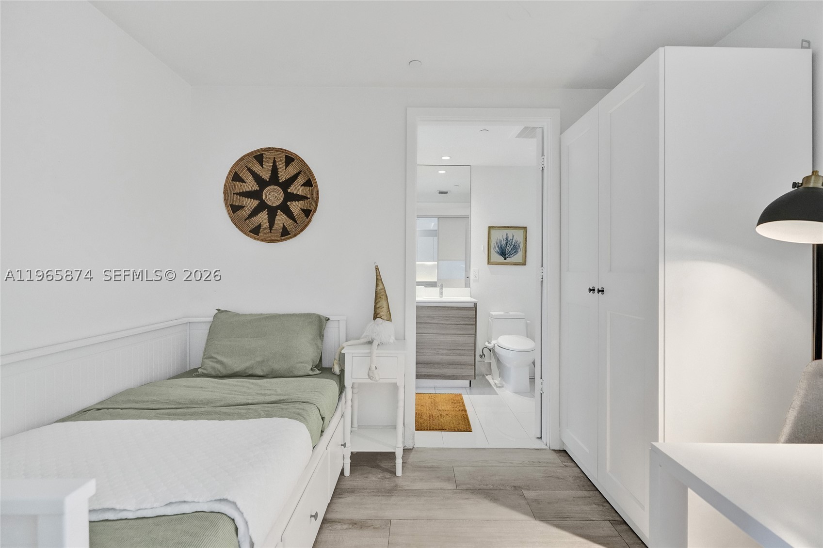 121 NE 34th St #2205, Miami FL 33137