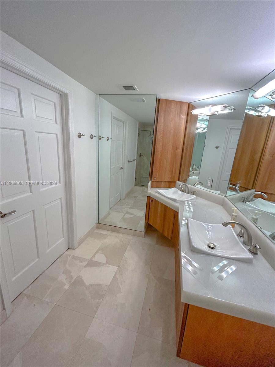 19501 W Country Club Dr #1209, Aventura FL 33180