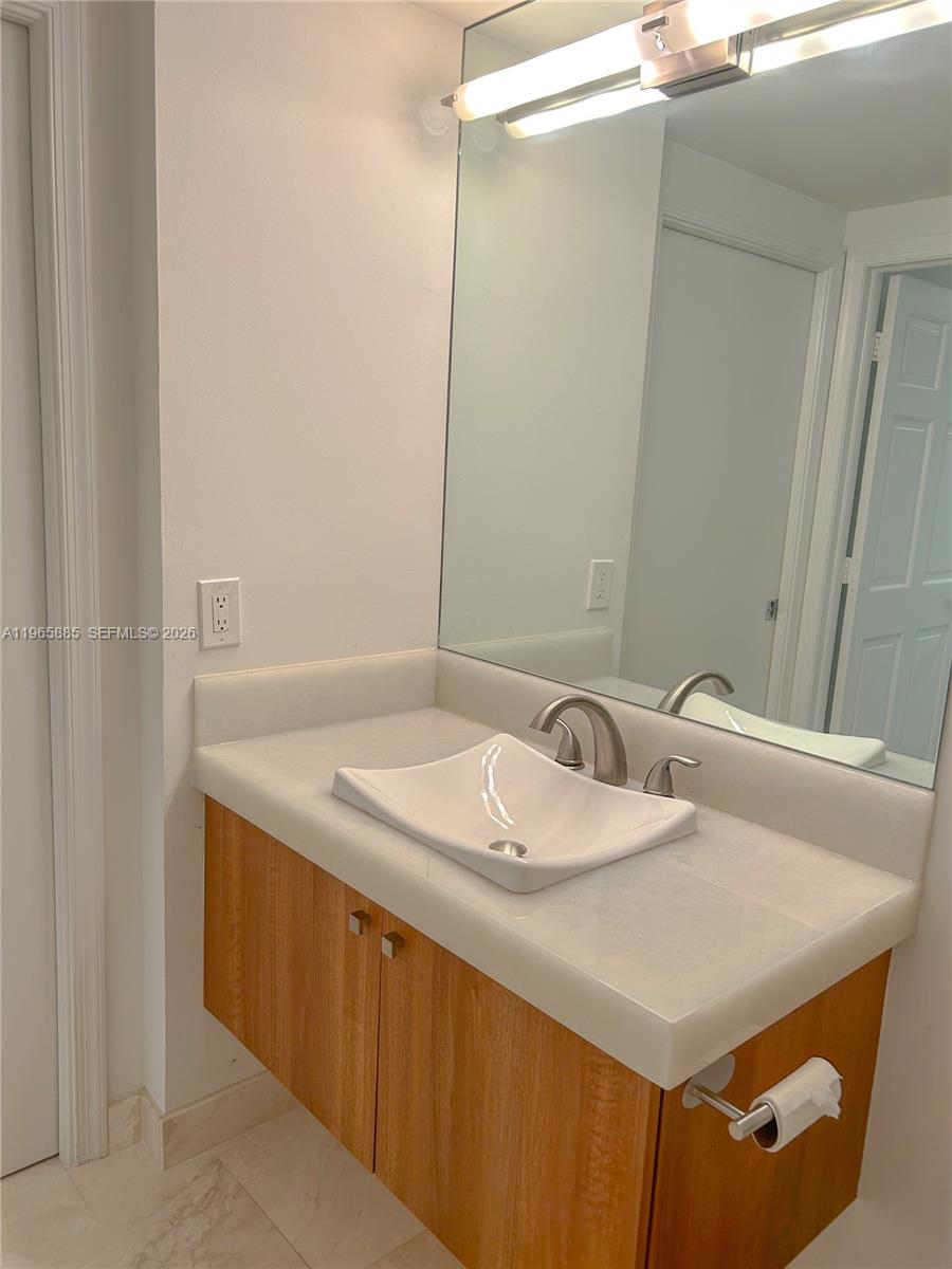19501 W Country Club Dr #1209, Aventura FL 33180